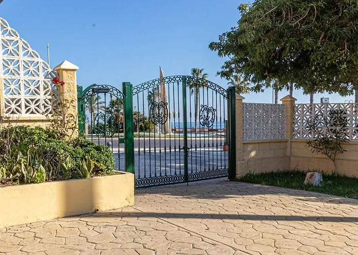 Excellent With Sea Views Benalmádena